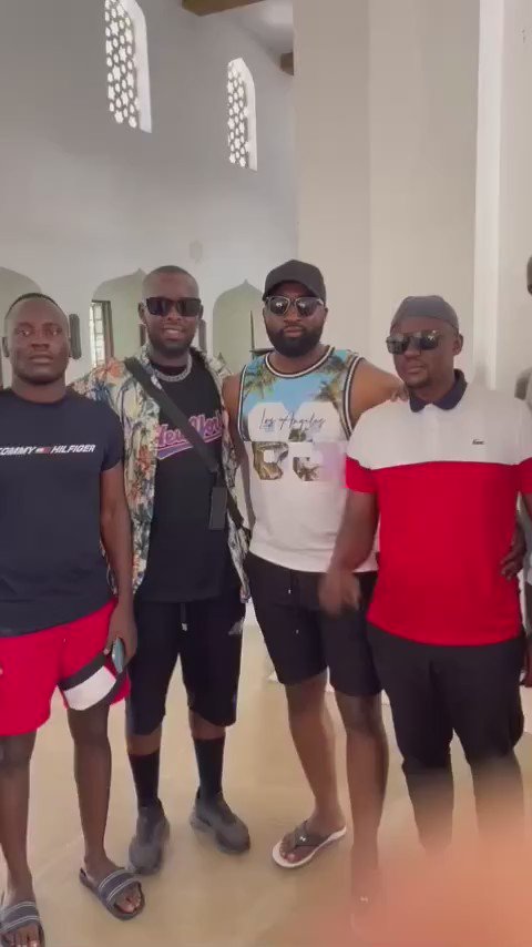 uberguy-on-twitter-eyo-smile-ya-kenzo-sijebayita-in-flagrante