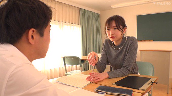 生徒の目の前にまたがり、耳元でえっちな囁きで勉強を教えてくれるエロ先生です

おすすめやでっｗｗ
https://t.co/DW530xXmil
