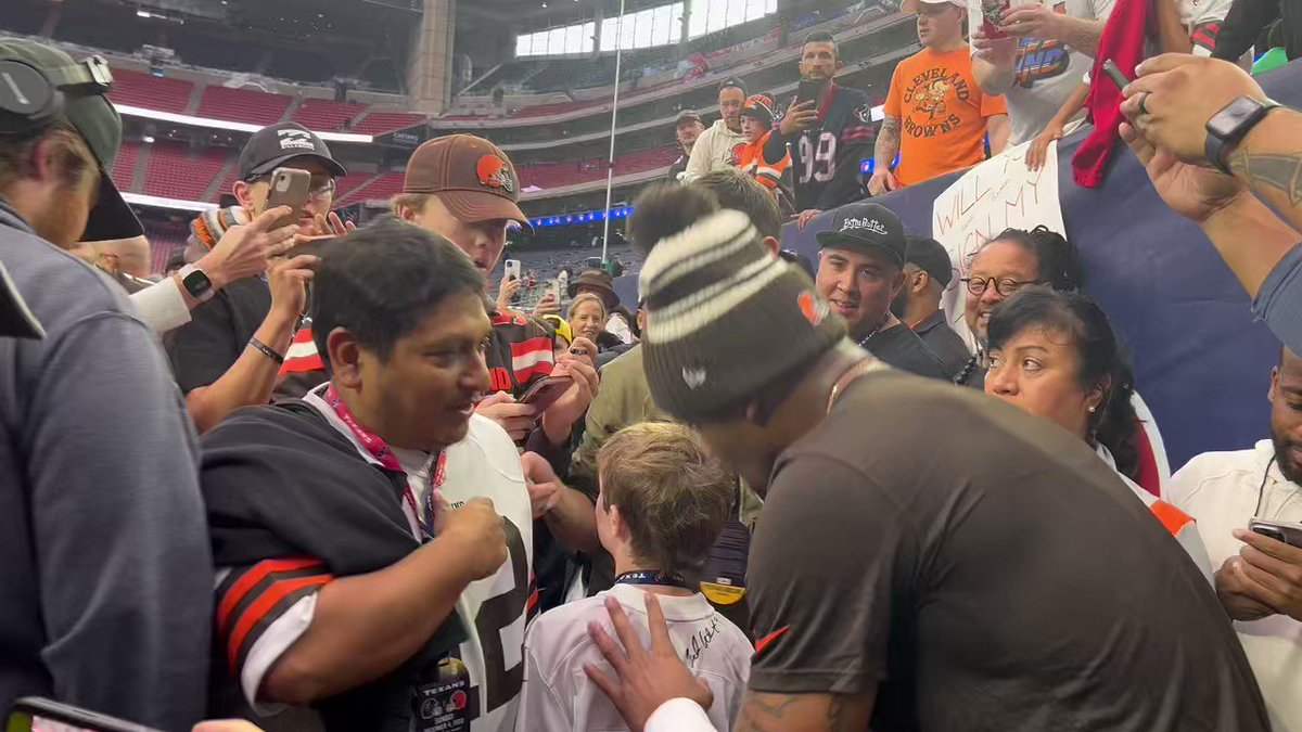 Mary Kay Cabot on Twitter "Browns QB Deshaun Watson getting a warm