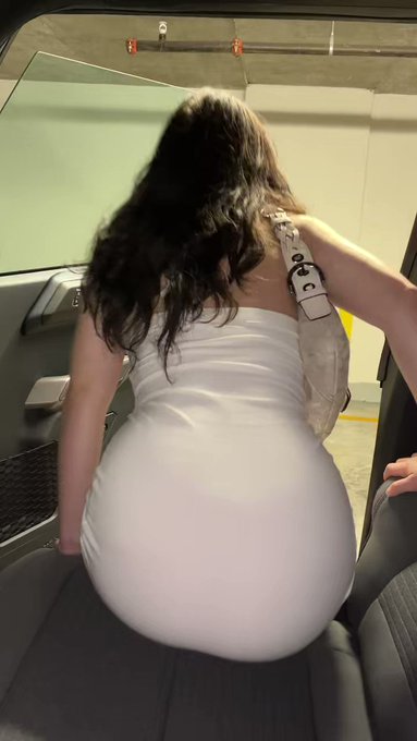 this is what taking me out on a date is like… no panties ofc https://t.co/2VrLCnHwFb