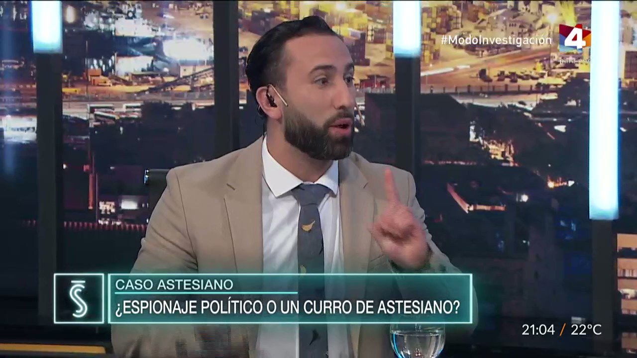 Santo y Seña on Twitter: "Ahora desde nuestra mesa de periodistas te mostramos parte de la entrevista realizada por @Ferpase al ex Jefe se Seguridad Alejandro Astesiano 👇 https://t.co/mNiKvQzTp7" / Twitter
