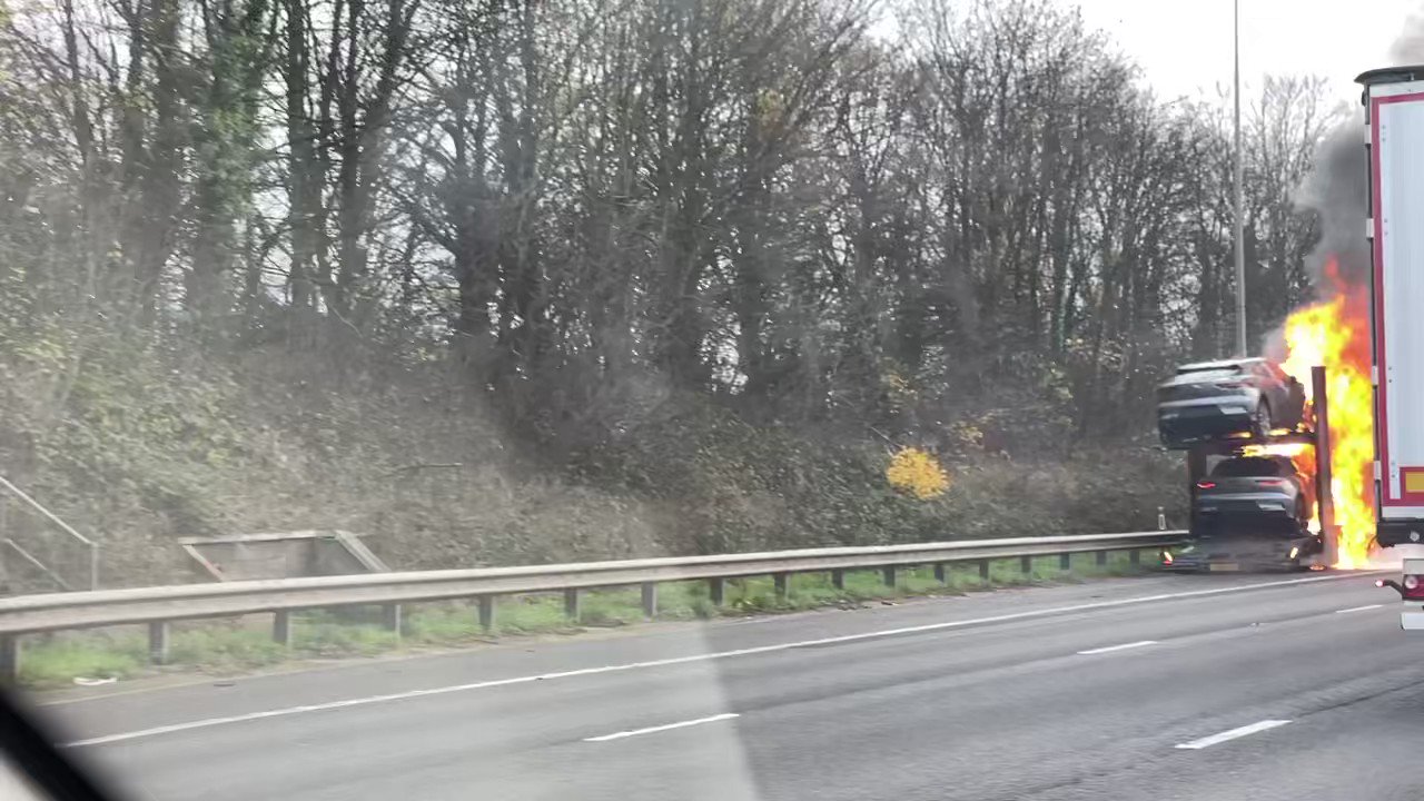 Extreme Motorhoming Adventures On Twitter Avoid M1 Southbound Near Extreme Motorhoming Adventures On Twitter Avoid M1 Southbound Near