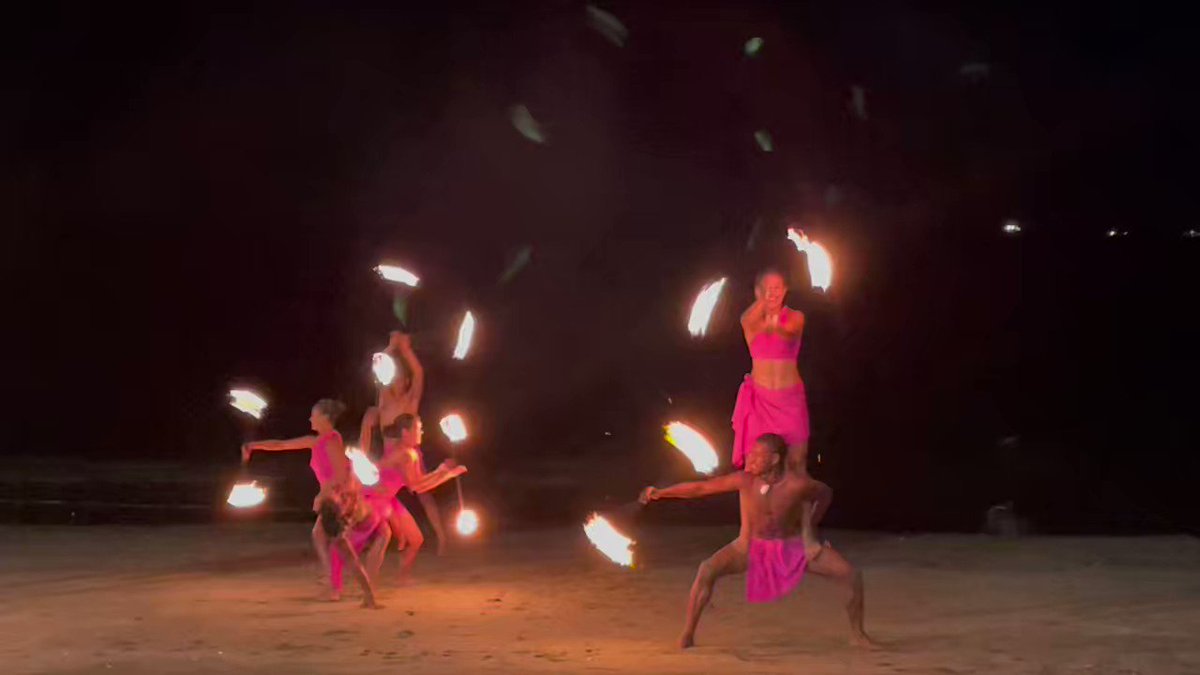 My Instagram feed is still in Peru while I am massively jet lagged in Australia, but last night I was in Fiji with these folks on the beach, dodging fire. https://t.co/vzlFII0oUT