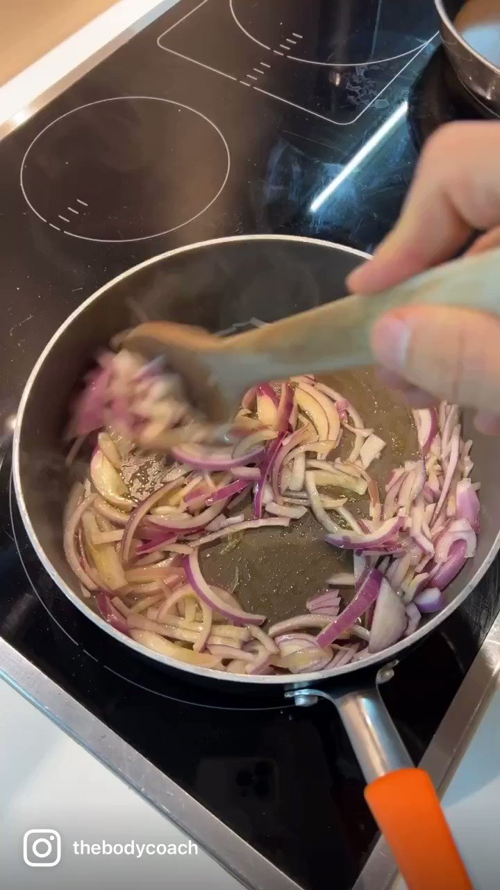 Joe Wicks on Twitter "Cheesy beef quesadillas 🤤 Absolutely bangin