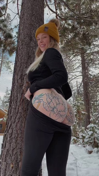 Lil snow bunny 🐰 https://t.co/KPHqStslCR<a href="/tag/brat"class="tags"><span>#brat</span></a>