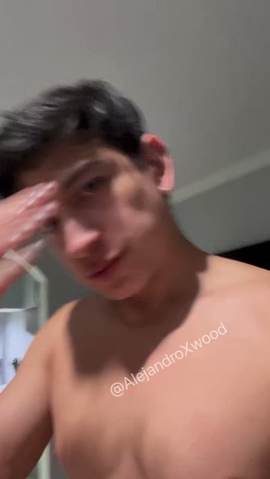 Watch me pound this hot fat ass ? ?? . Rt if you like getting fucked raw ??? @alejandroxwood1 // https://t
