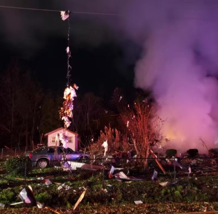 r-a-w-s-a-l-e-r-t-s-on-twitter-breaking-large-house-explosion