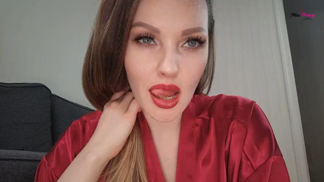 NEW! The slippery seduction with my tongue 
#mouthfetish #mouthworship #spitfetish #tonguefetish #longtongue