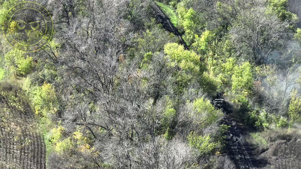 [分享] 烏克蘭BTR-4裝甲車再度擊毀T-80戰車