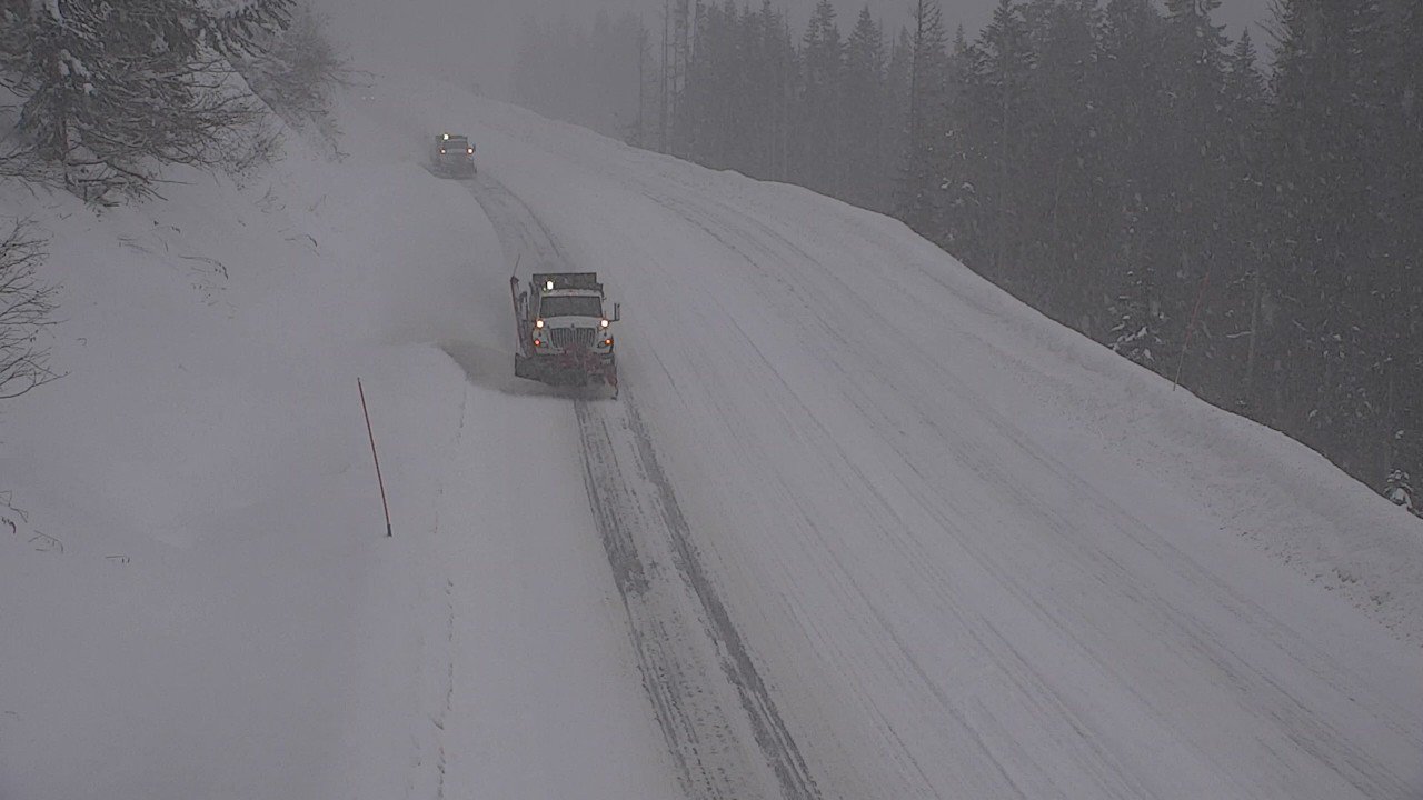 Washington State DOT on Twitter "While SnoqualmiePass remains closed