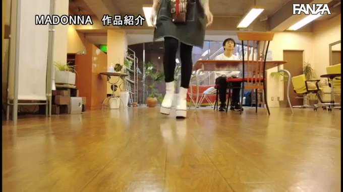 「アナタだけの特別サービスですよ…？」 人妻美容師の誘惑 … 黒川すみれ https://t.co/f2ltjy1ZKI