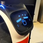 ガストの店員が仕事をサボっている？!ネコ型配膳ロボットが寝ている!