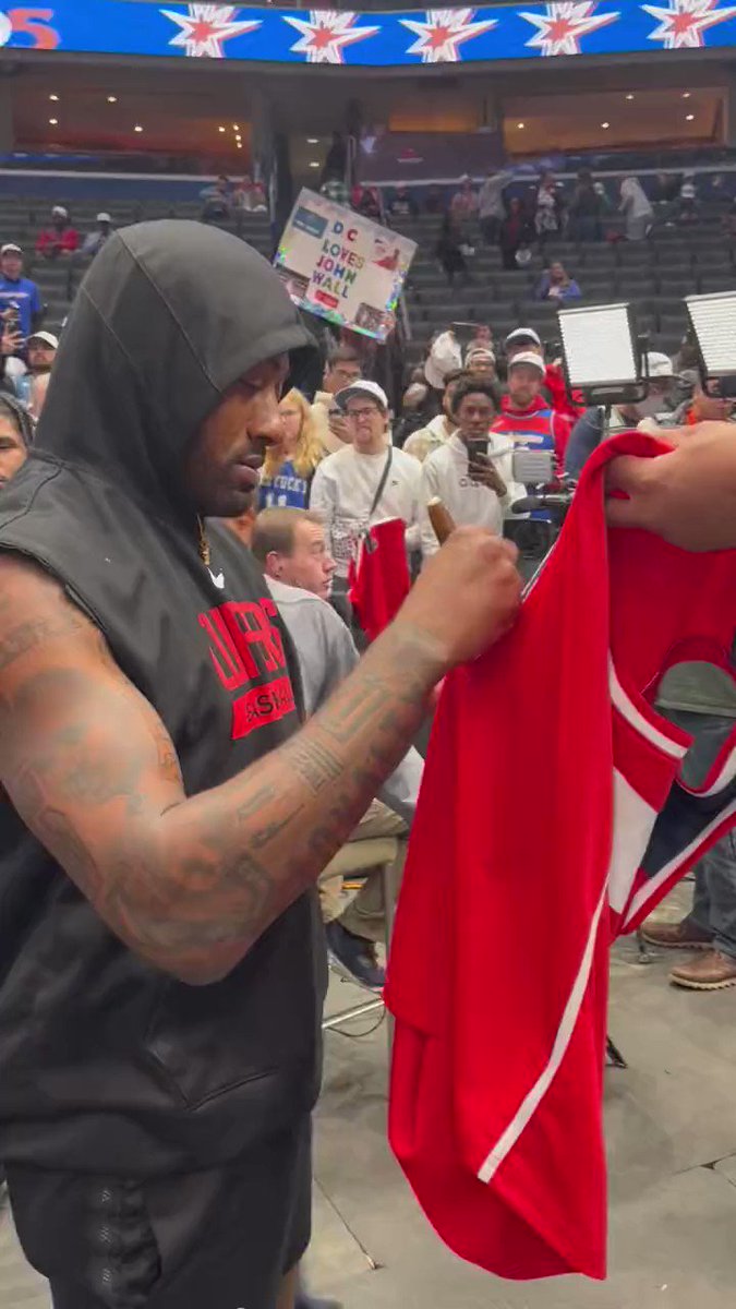 Tomer Azarly on Twitter "John Wall signed autographs for fans for over