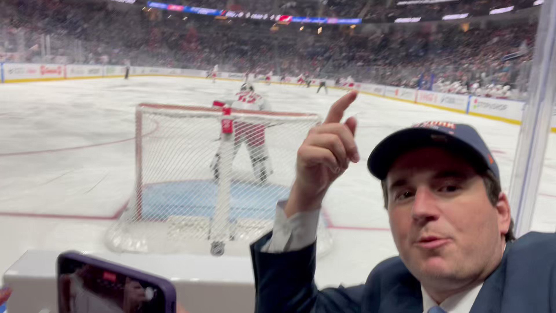 Islanders at Devils / Twitter