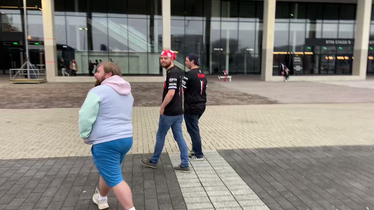 Bande De Batards On Est Que 2 Le Blue Wall | RLCS Major 🇳🇱 on Twitter: "Bande de bâtard on est que 2 😹"