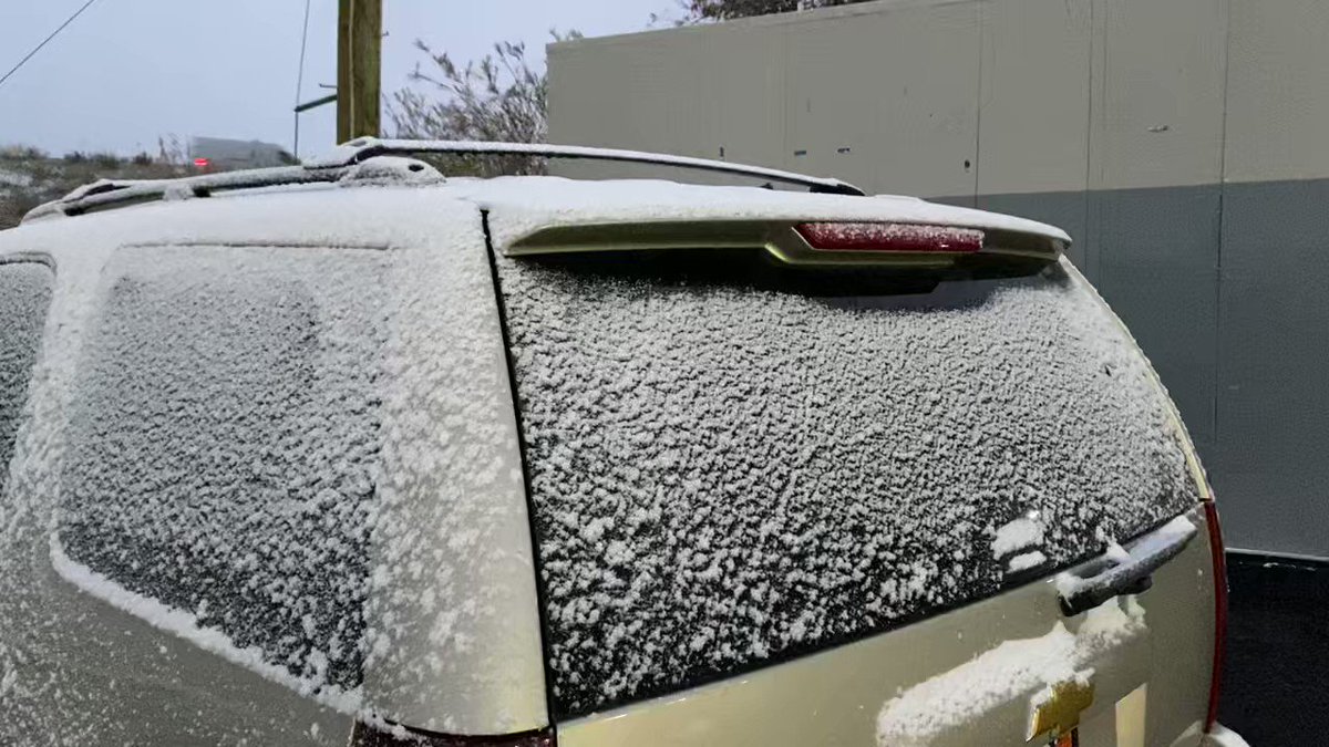 Alex Biston on Twitter "RT tina_patel It is snowing this morning in