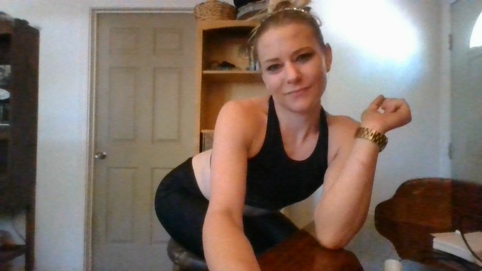 You pathetic piggs are boring me #findombrat # https://t.co/VnIW5b7cCx<a href="/tag/findombrat"class="tags">&#35;findombrat</a>