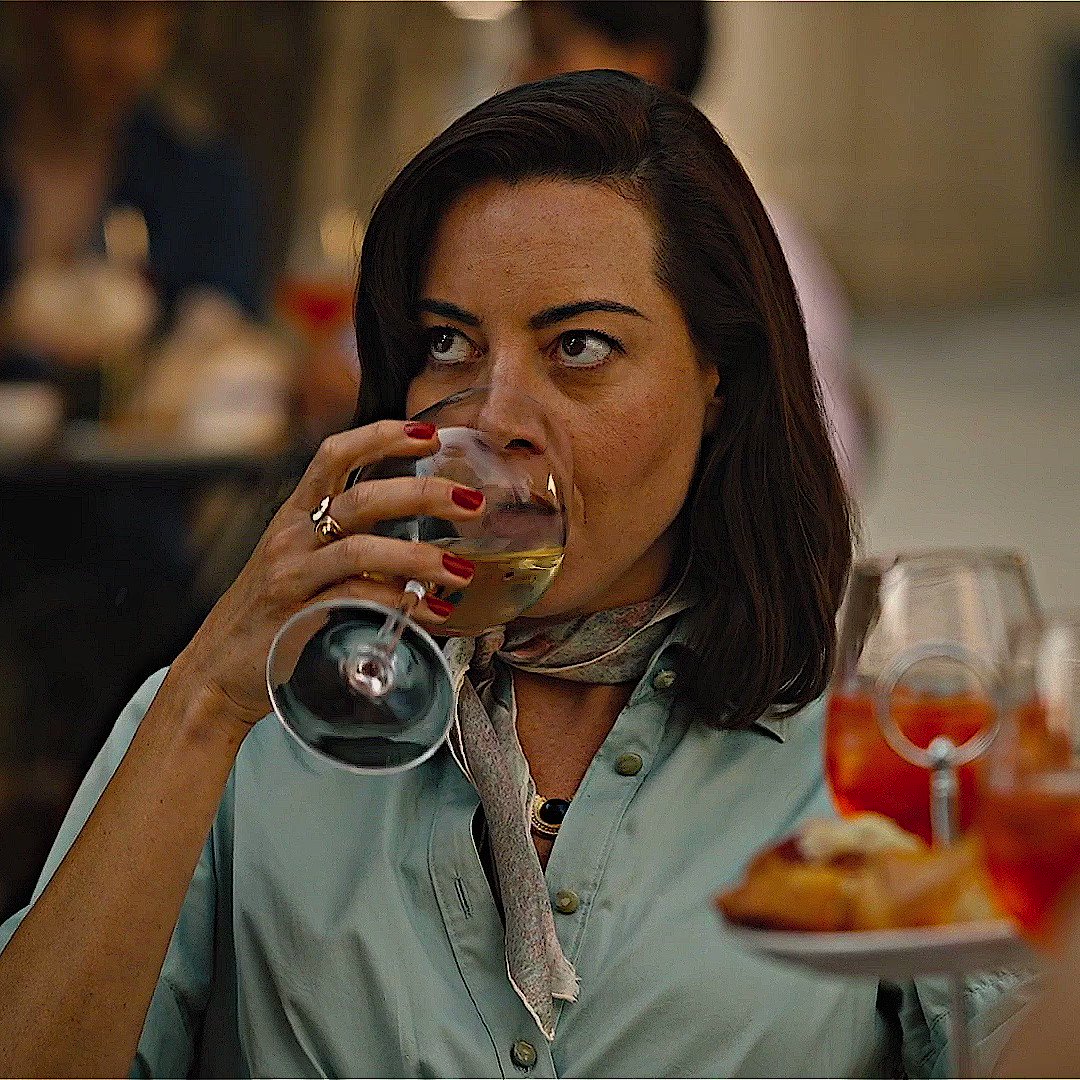 Mistletoni On Twitter HARPER DAPHNE She s A Maneater TheWhiteLotus 