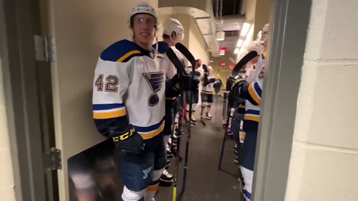 Jeremy Swayman Dresses Up As Santa For Linus Ullmark's Kids