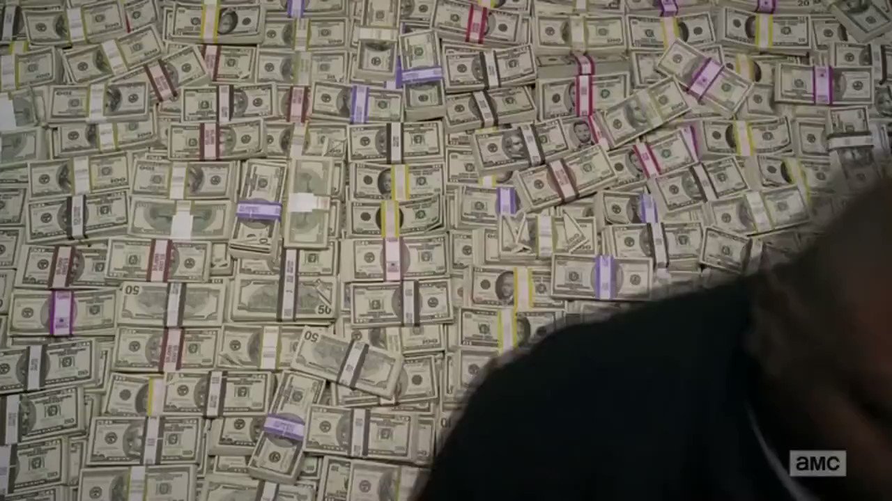 Лежат на деньгах