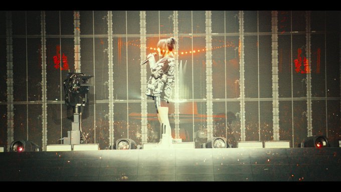 "Billie Eilish: Live At The O2 (Extended Cut)" is coming to movie theaters for one night only on Jan