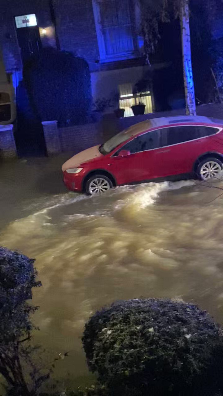 AIDS Orphan on Twitter "Burst water main in belsize road nw6 it’s like