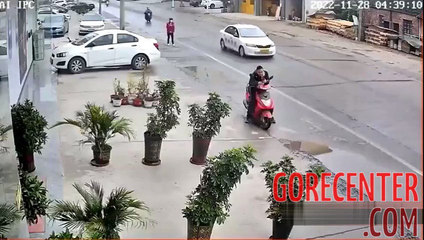 GoreCenter 🔞 on Twitter: "⚠️ VIETNAM 🇻🇳 A WOMAN SUFFERED AN