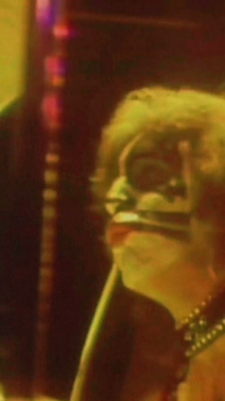 Peter Criss, cumple 77 años,baterista original y fundador de Kiss.
Happy Birthday Catman !! 