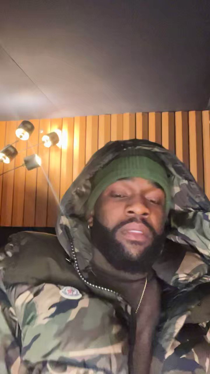 T A Y C on Twitter: "Tayc - Carry me L’hiver à commencé… ️🤍 Stay Tuned ...