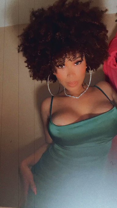 38 &hearts;️ https://t.co/Ny1xpzgRAt<a href="/tag/nftart"class="tags"><span>#nftart</span></a>