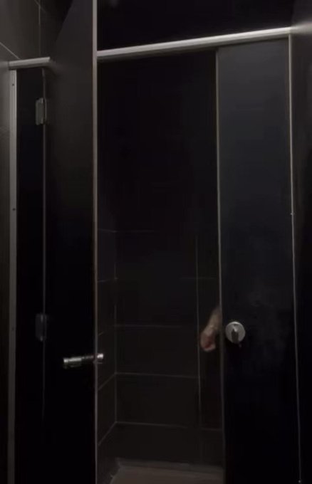 Do you shower with me? ?                   The best moment after a hard training ?? https://t.co/WVr
