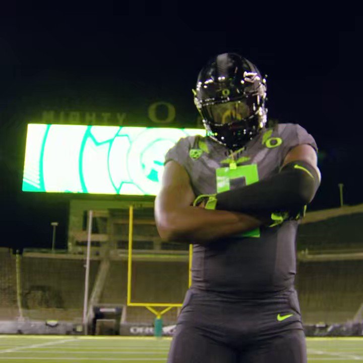 Oregon Football on Twitter "Gettin’ “Mean” up front. Defensive lineman
