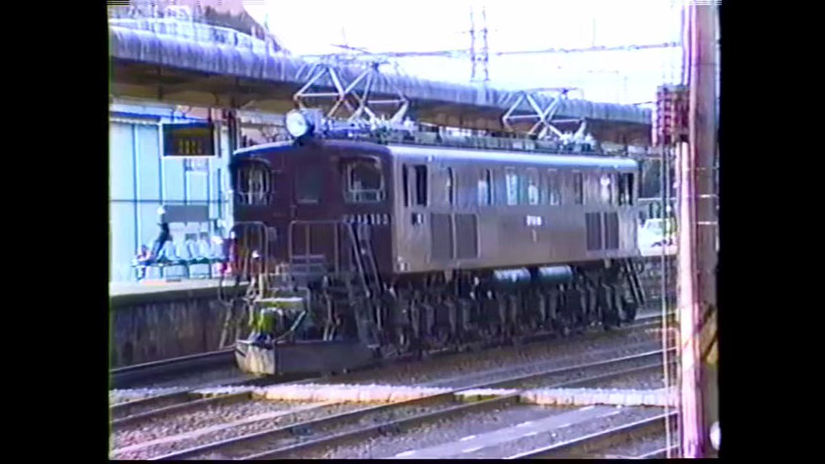 キレイな15だなぁ…😂
自分はスノープロー無しがいいなぁ🤤でも15の場合は補助排障器ゴム板がスノープローに付いて、排障器なしになるならそっちの方が楽か… 