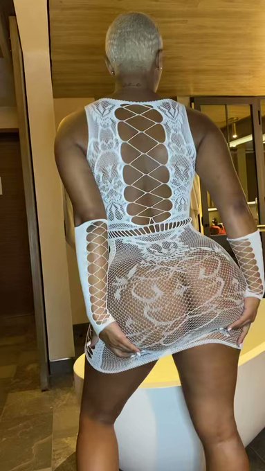 I had a time last night 😈 Subscribe &amp; see full video   https://t.co/HYKVrVYBHx https://t.co/C8lNEWt0