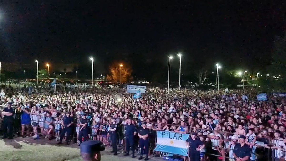 Multitudinario recibimiento a Lisandro Martínez en Gualeguay - El Litoral