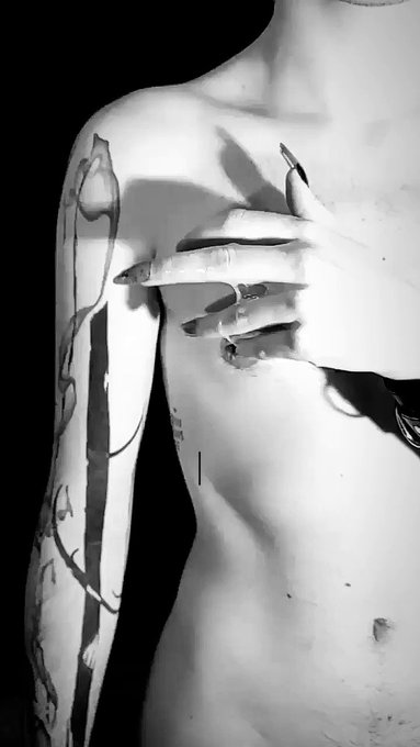 Shoot finished, great day with @mona_vipers ?
#porn #shoot #finished #ftm #enbyporn https://t.co/IdU