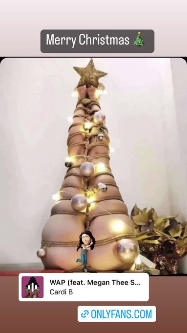 Time to open your Christmas present I&rsquo;m a savage😈😈😈😈 https://t.co/BXMtOgoZh0