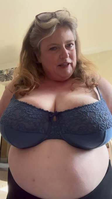 I was asked to write MOMMY over my tits!! Xxxx enjoy! #bigtitsmomِ #bigtits #bbwaddiction #bbwmom #nawty