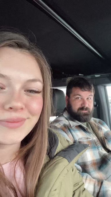 anyway, here&rsquo;s me cuttin some shitties in the snow https://t.co/mzjHmZlhVw<a href="/tag/newprofilepic"class="tags"><span>#newprofilepic</span></a><a href="/tag/notevenapushupbra"class="tags"><span>#notevenapushupbra</span></a>