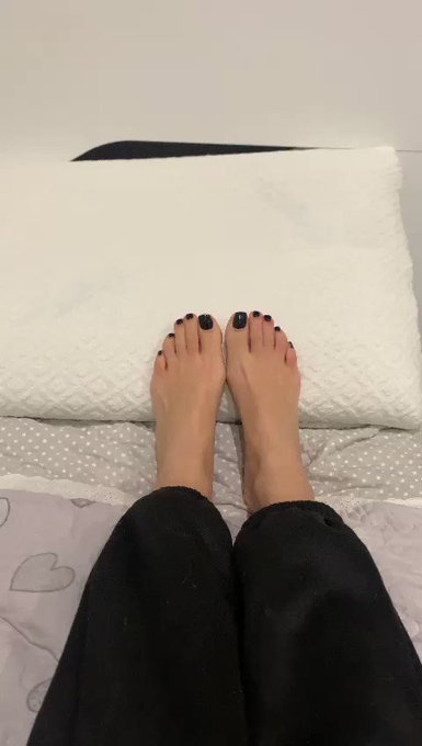 Guess Who's gonna share her OF?🤭😛  #feet #footvideo #feetfinder #OFgirls #onlyfan https://t.co/7tNJI<a href="/tag/feet"class="tags">#feet</a><a href="/tag/footvideo"class="tags">#footvideo</a><a href="/tag/onlyfan"class="tags"><span>#onlyfan</span></a><a href="/tag/ofgirls"class="tags"><span>#ofgirls</span></a><a href="/tag/feetfinder"class="tags"><span>#feetfinder</span></a>