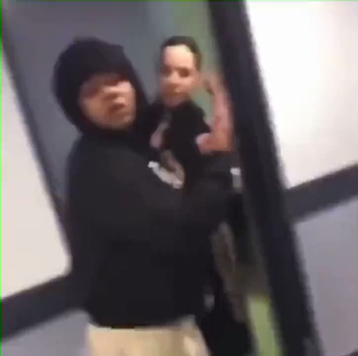 FOLLOW 🏃🏾‍♂️🏃🏾‍♂️ HOODZEAL on Twitter: "She slaps his mother in front