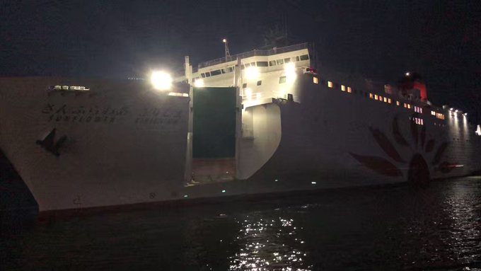 アイボリー×レッド 油津−志布志−宮崎 - 鉄道