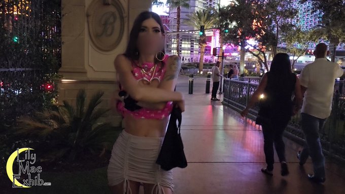 This is how you do Vegas, baby! #flashing #exhibitionism #exhibitionist #hotwife #nudeinpublic #flashinginpublic