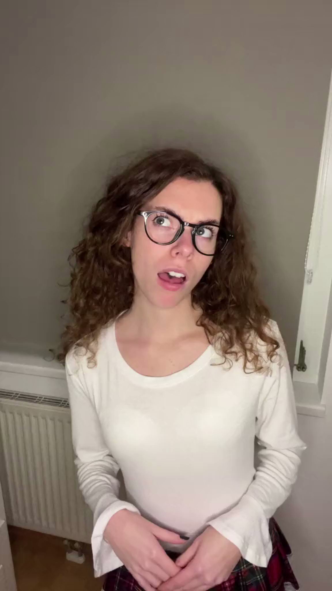 @youronlymiahills video Tweet