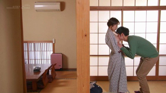 面白すぎるだろww
姉の婚前旅行中、こっそりおっぱいを吸い続けていました。桃色かぞく VOL.13 八乃つばさ  
https://t.co/1evNJd74kj
