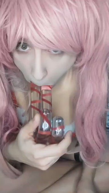 #HappyNewYear2023!  
This is how a real sissy makes the countdown thehe????

I hope everyone has a nice