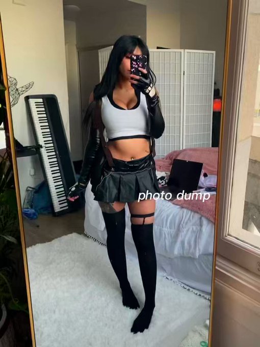 wanna take mirror pics in all my future cosplays so i can do this again next year 😭🫶🏼 https://t.co/W