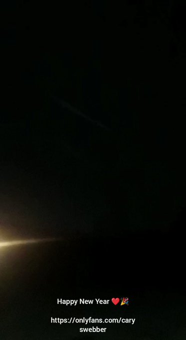 Happy new year guys and girls ❤️🎉  https://t.co/COuFHnr4vy *I do not own the rights to this music*  #cute<a href="/tag/cute"class="tags"><span>#cute</span></a><a href="/tag/fireworks"class="tags"><span>#fireworks</span></a><a href="/tag/outside"class="tags"><span>#outside</span></a><a href="/tag/happynewyears"class="tags"><span>#happynewyears</span></a><a href="/tag/hotwifehotlife"class="tags"><span>#hotwifehotlife</span></a>