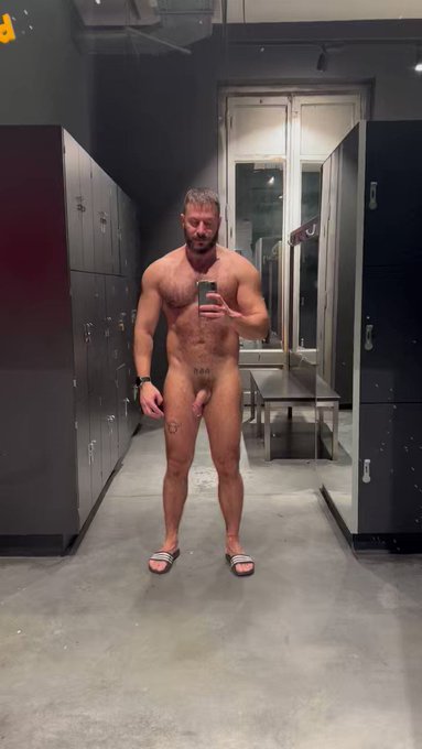 ??????HAPPY NEW YEARS https://t.co/yK5HhG4al7