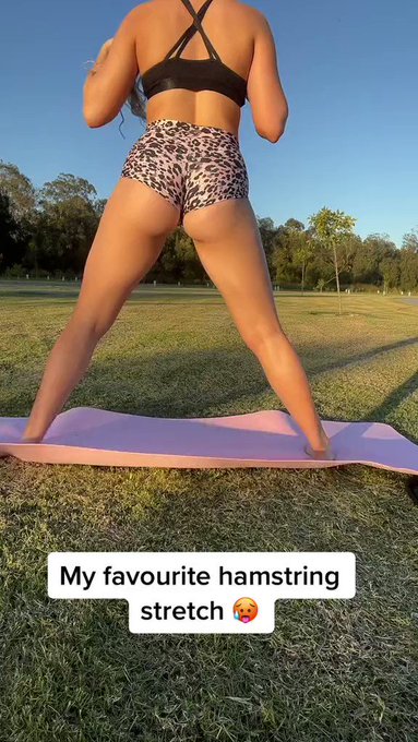 #yoga #yogatime #flexible #yogagirl https://t.co/fLCe4P9ZnO